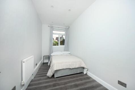 Gv- F1 - 54 Grange Park (14).jpg
