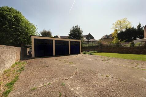 Gv- F1 - 54 Grange Park (17).jpg