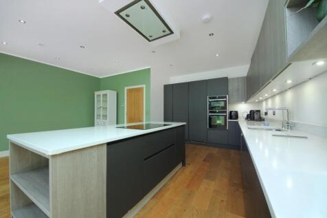 Gv- 13 Ascott Ave (12).jpg