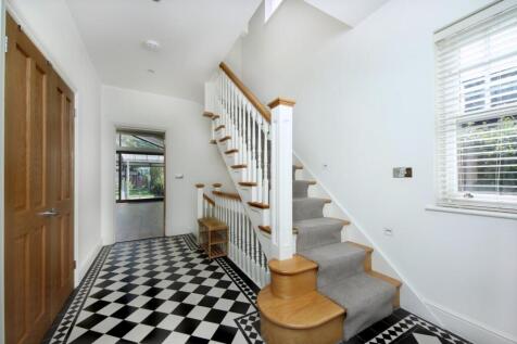 Gv- 13 Ascott Ave (6).jpg