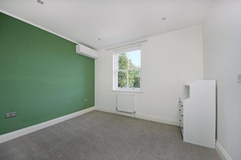 Gv- 13 Ascott Ave (28).jpg