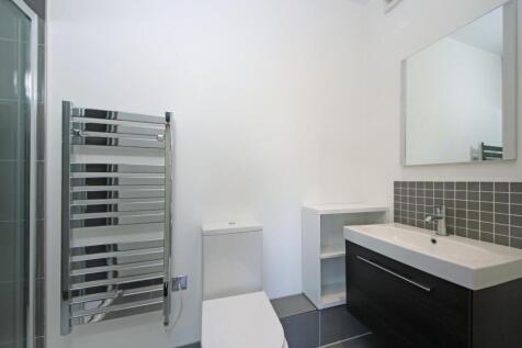 Gv- 13 Ascott Ave (38).jpg