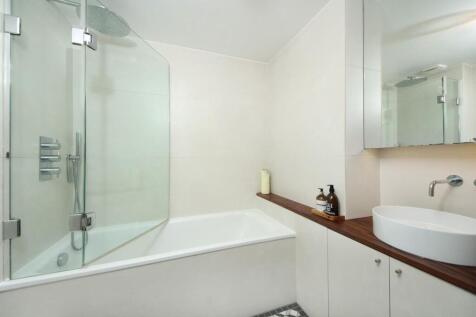 Gv-105 Issigonis House (23).jpg