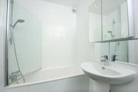 GV- F1 - 22 Twyford Cresc (12).jpg