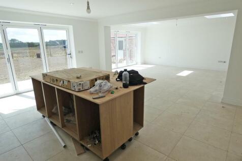 Plot1BGDiningFamilyKit4.jpg