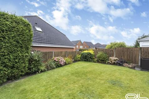 Lawns Drive (22).jpg
