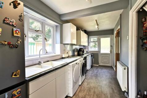 kitchen 2.jpg