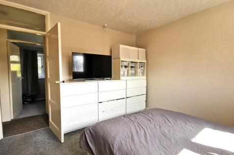 main bedroom 2.jpg