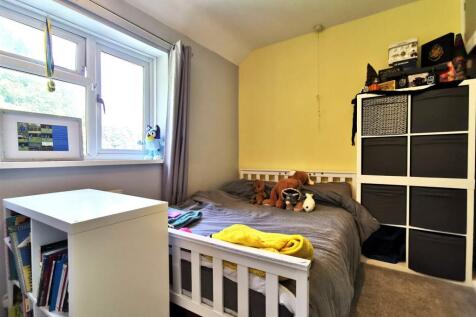 bedroom 2 1.jpg
