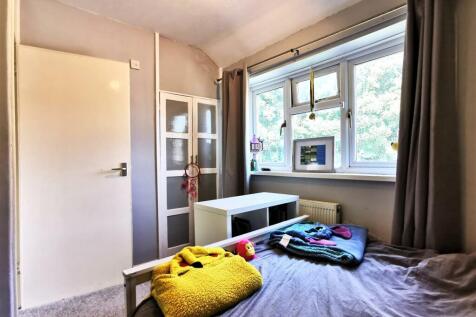 bedroom 2 2.jpg