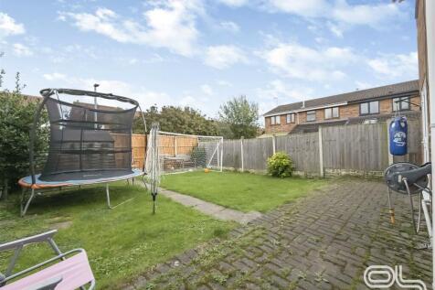 Mountbatten Close (12).jpg