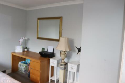 Double bedroom 1