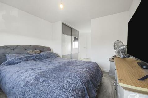 master bedroom (1).jpg