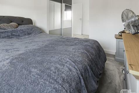 master bedroom (2).jpg