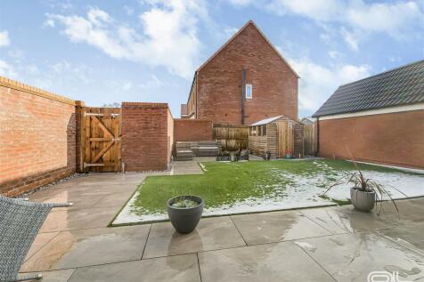 rear garden 3.jpg