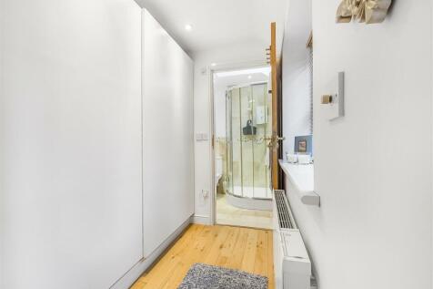 Annex Dressing Area.jpg