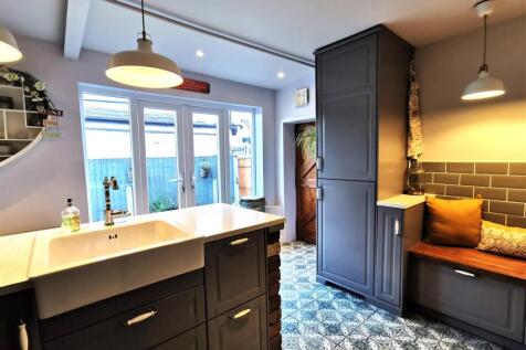 kitchen 3.jpg