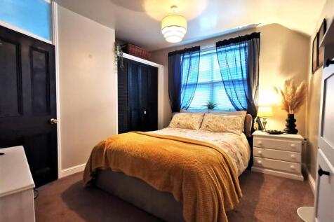 main bedroom 1.jpg