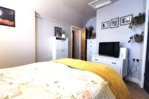 main bedroom 3.jpg