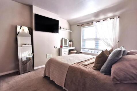 bedroom 2 1.jpg