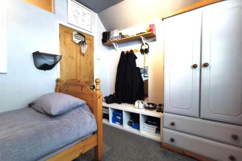 bedroom 3 3.jpg