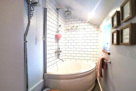 downstairs bathroom.jpg
