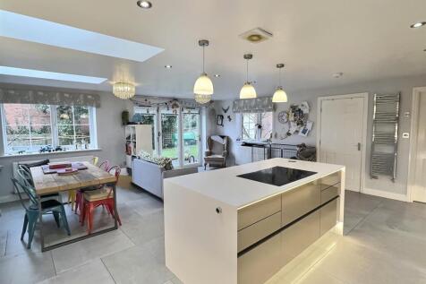 Open Plan Kitchen/ Living Room