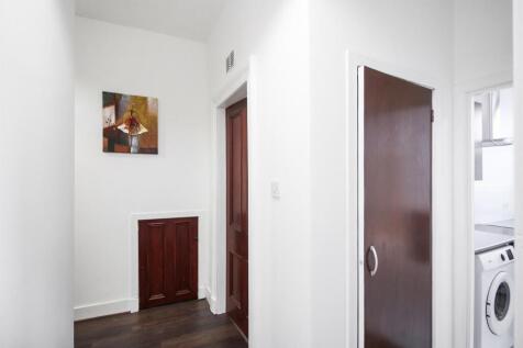 09 - Hallway.jpg