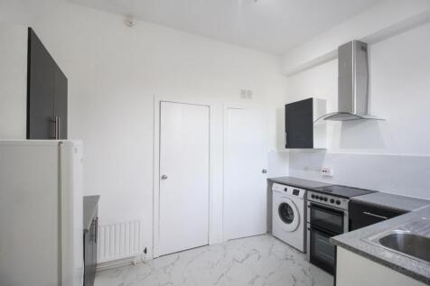12 - Kitchen 1.jpg
