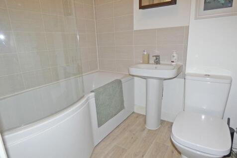 2280bathroom.jpg