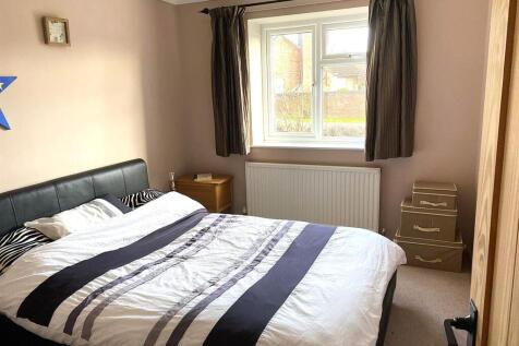 Bedroom 1.jpg