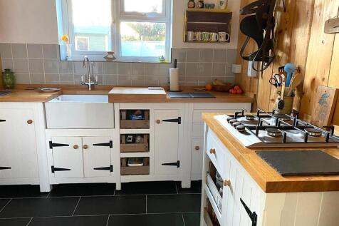 Kitchen 1.jpg
