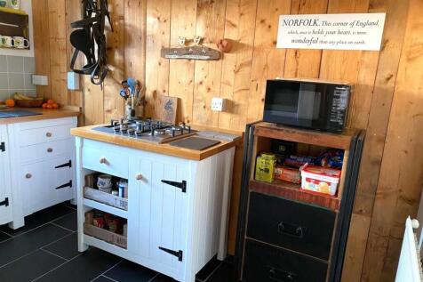 Kitchen 2.jpg
