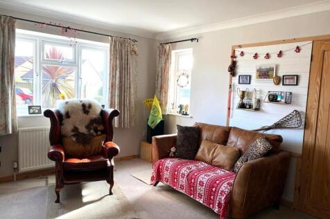 Living Area 2.jpg