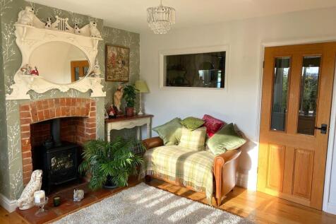Living Room.jpg