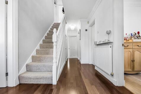 26 Goodwood Close (11).jpg
