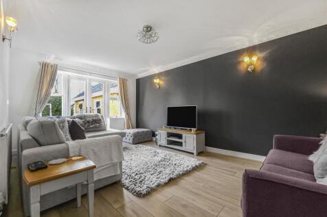 26 Goodwood Close (2).jpg
