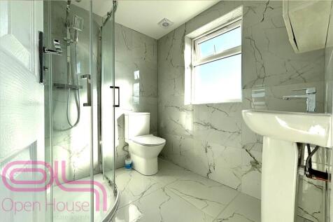 Raleigh Rd - En-suite.jpg
