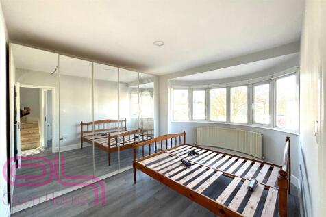Raleigh Rd - Bedroom 1 12.jpg
