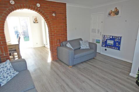 2282lounge3.jpg