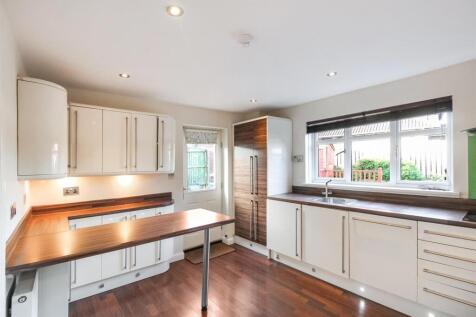 08 - Kitchen 1.jpg