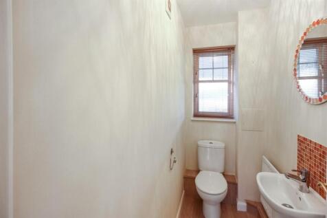 14 - Cloakroom.jpg