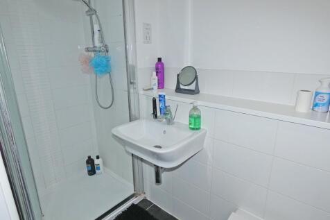 2285ensuite2.jpg