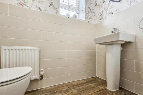 Cloakroom WC.jpg