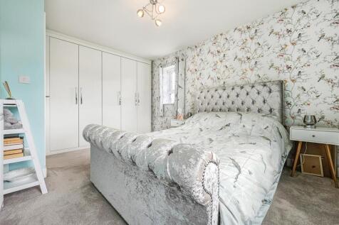 Second Bedroom (2).jpg
