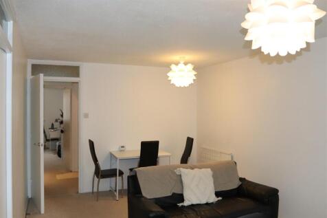 Lounge/Dining