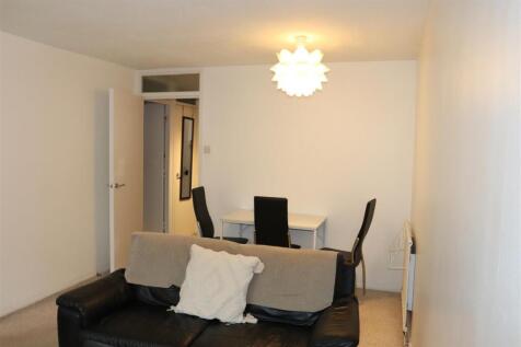 Lounge/Dining