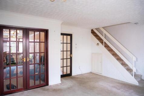 Living Room 2.JPG