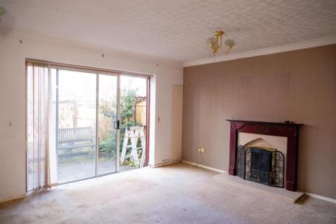Living Room 4.JPG