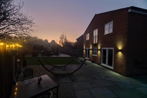 TWILIGHT VIEW REAR